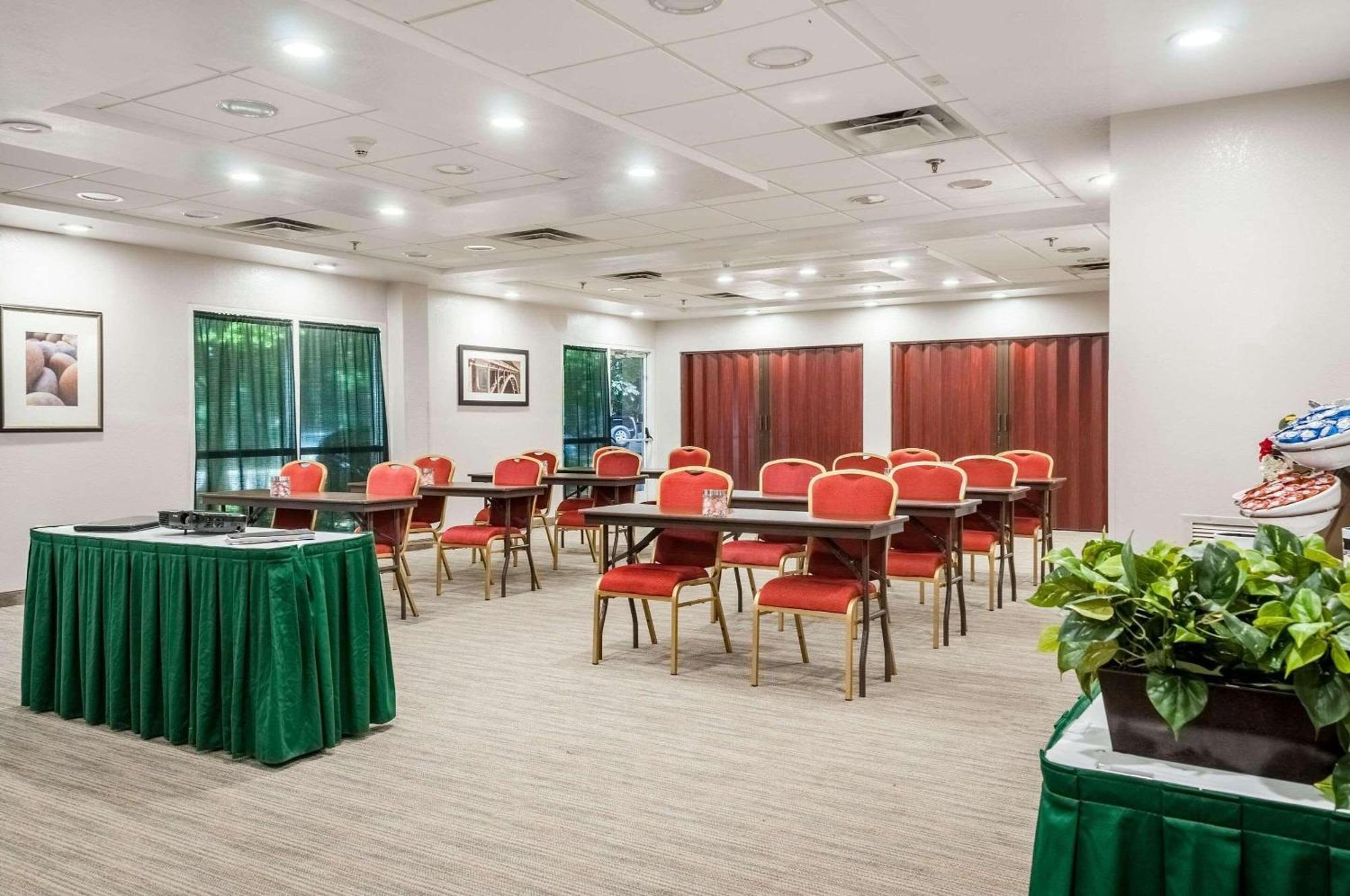 Country Inn & Suites By Radisson, Cookeville, Tn Buitenkant foto